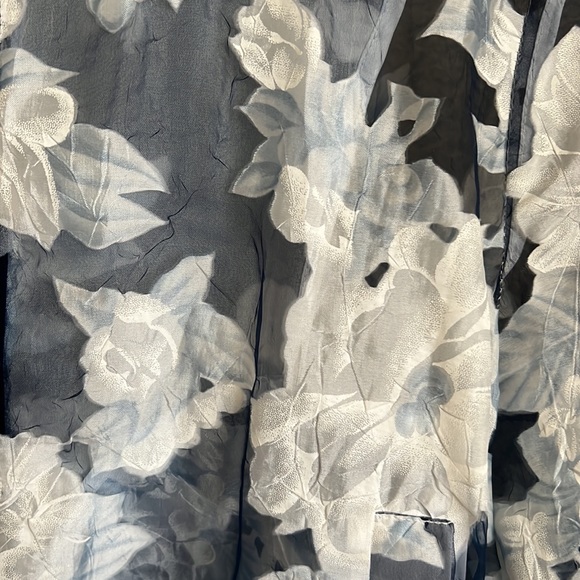 McGinn floral summer jacket. Size small. - Picture 4 of 9